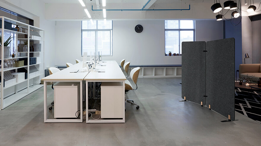 ARCHYI. Free Standing Sculpo Dark Grey dividing the working space.
